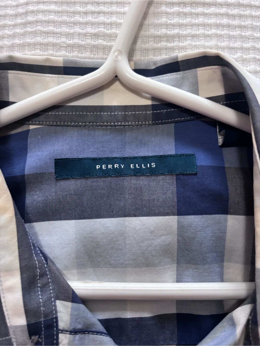Perry Ellis Men's Plaid Short Sleeve Button-Up Shirt - photo 2