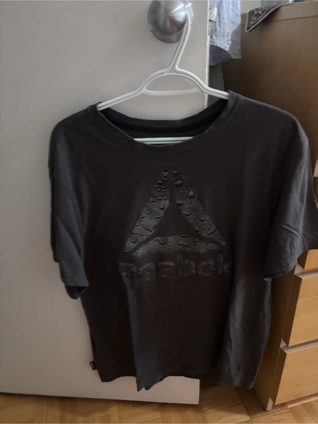 Reebok T-Shirt Grey Logo Graphic Size L
