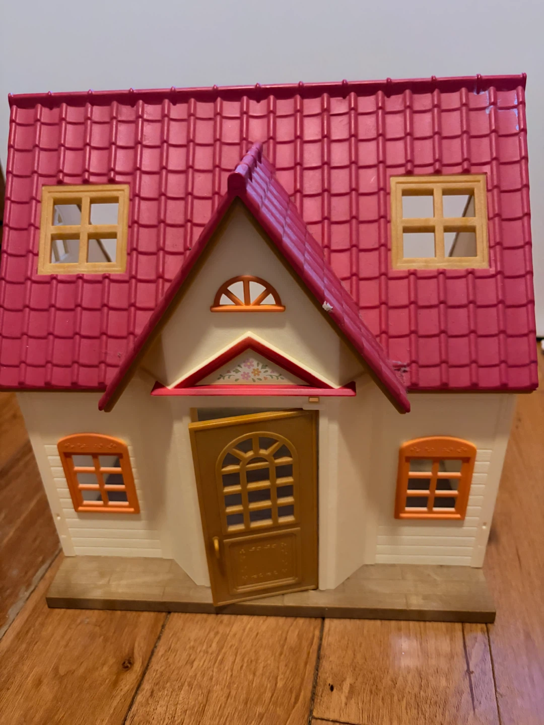 Sylvanian Little Critters, House with Figures and Furniture