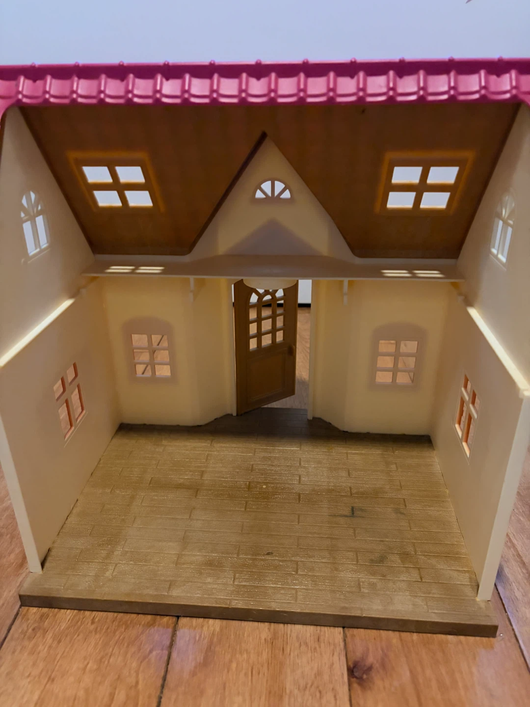 Sylvanian Little Critters, House with Figures and Furniture - photo 2