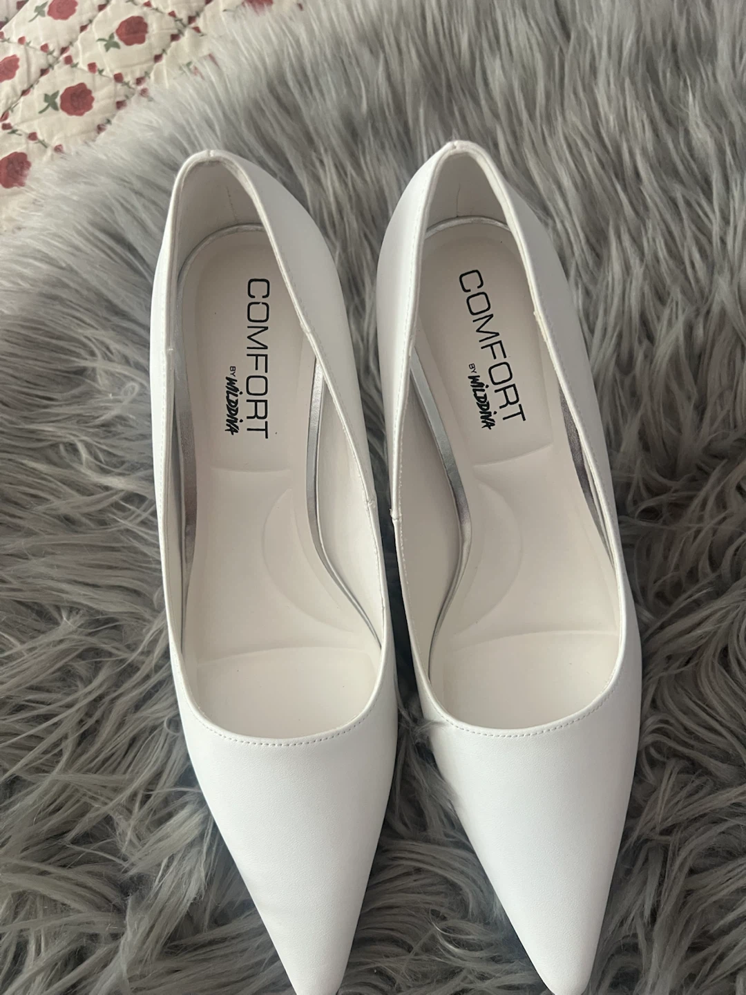 Wild Diva White Pointed Toe Heels