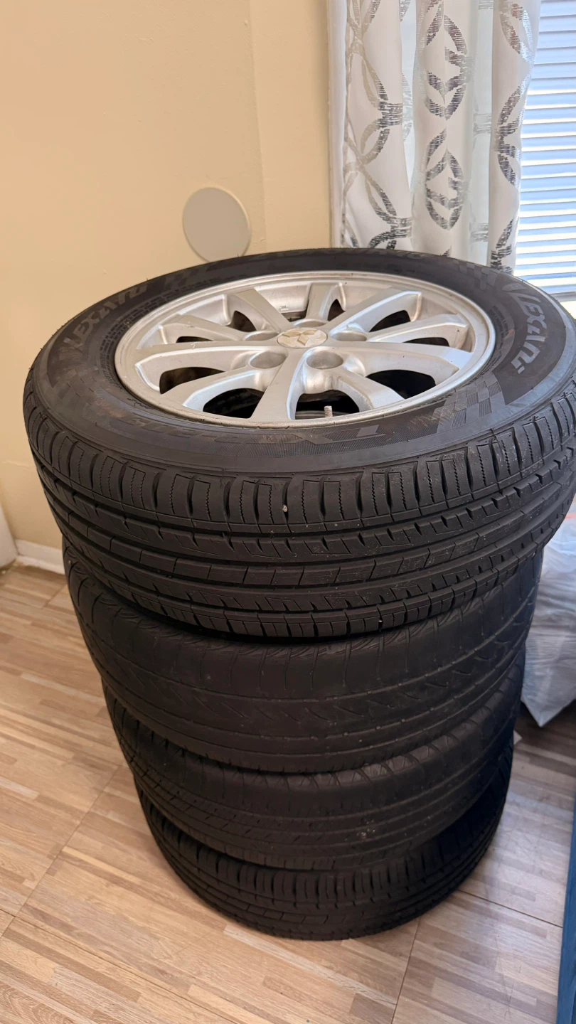 Set of 4 Mitsubishi Alloy Wheels with Tires - photo 3