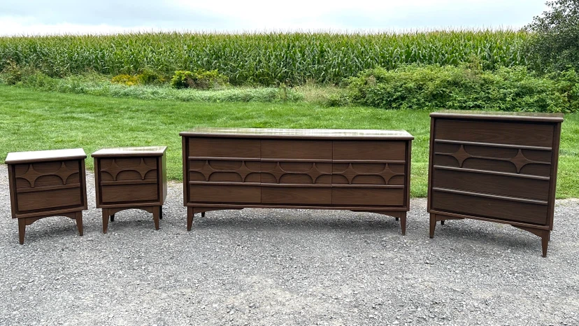 Vintage MCM Walnut Bedroom Set (CAN DELIVER)