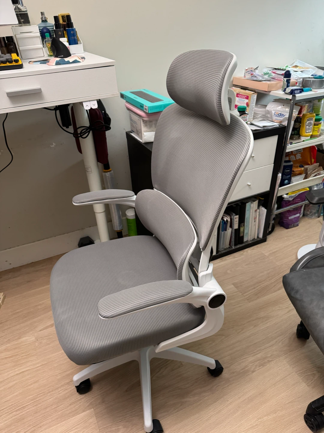 Brand New Ergonomic Mesh Office Chair (Retail $248) - photo 2