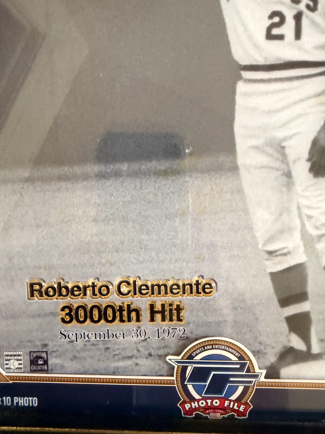 Roberto Clemente 3000th Hit Photo File 8x10 - photo 2