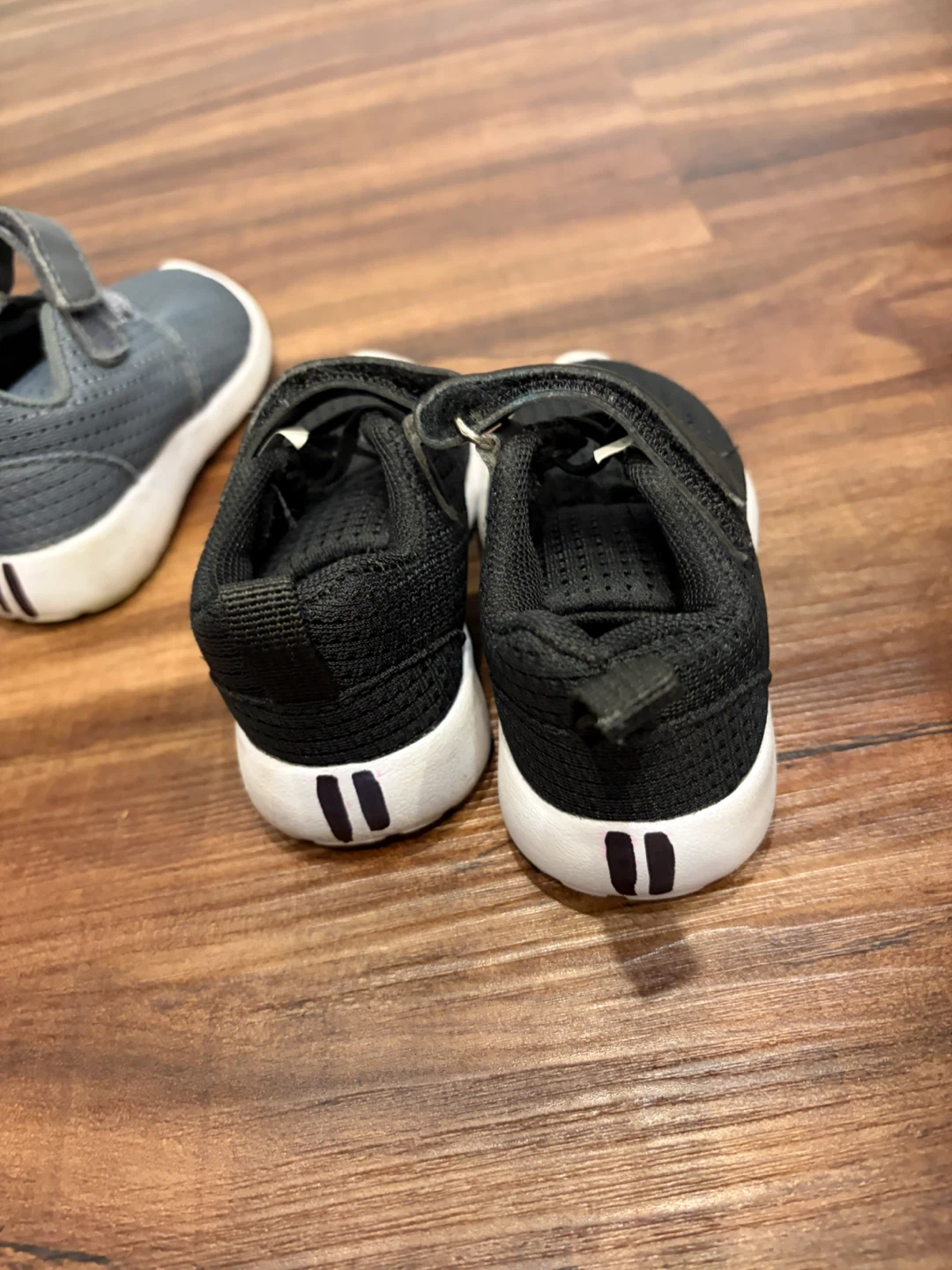 size 15-18mo Velcro runners - photo 4
