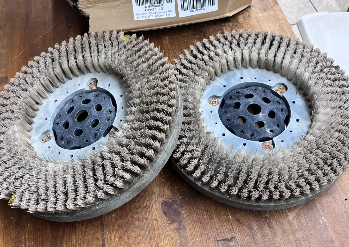 Tennant 16" Nylon Disk Scrub Brush Assy