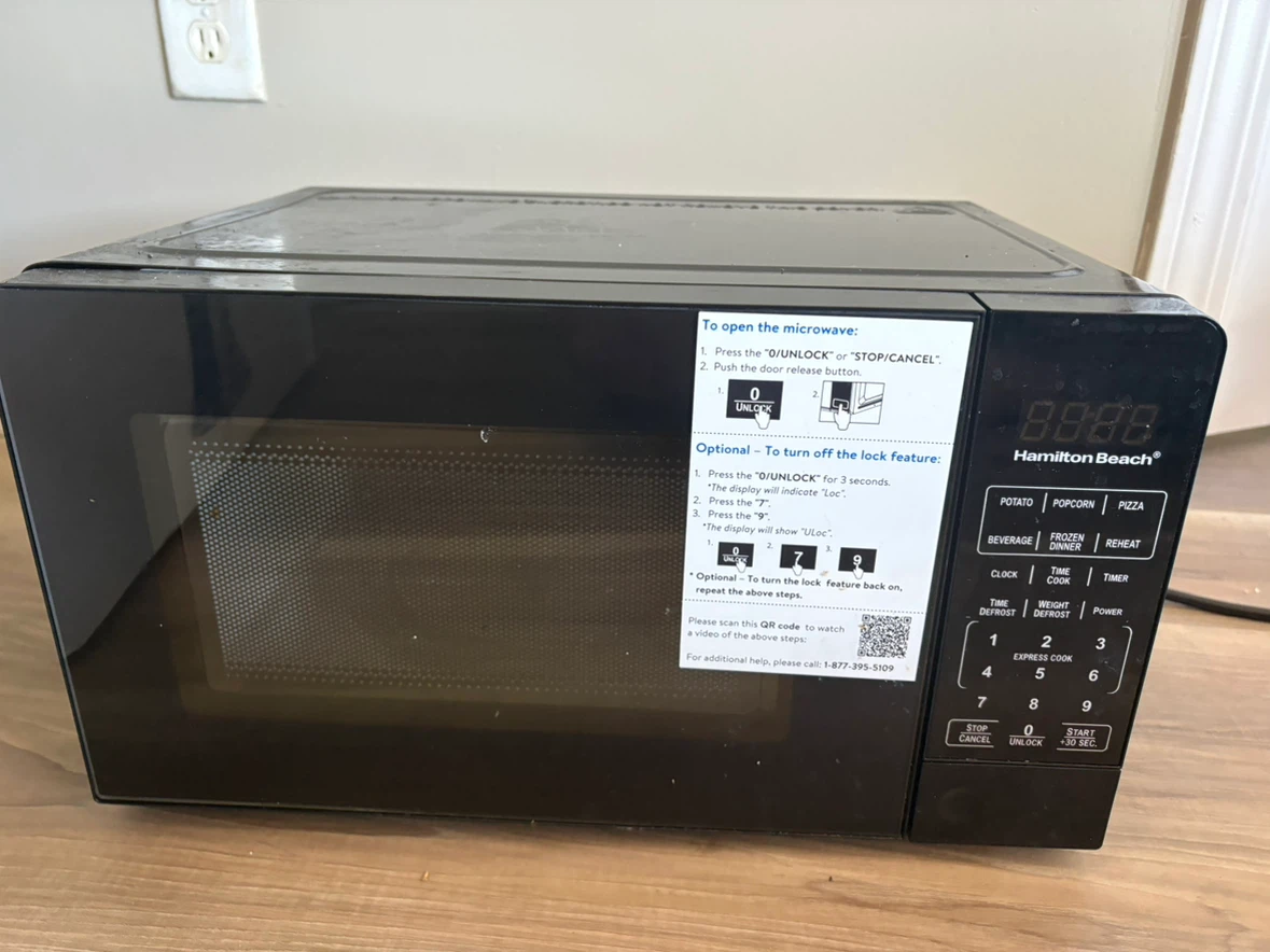 Hamilton Beach Microwave HBCMV207BK-L2