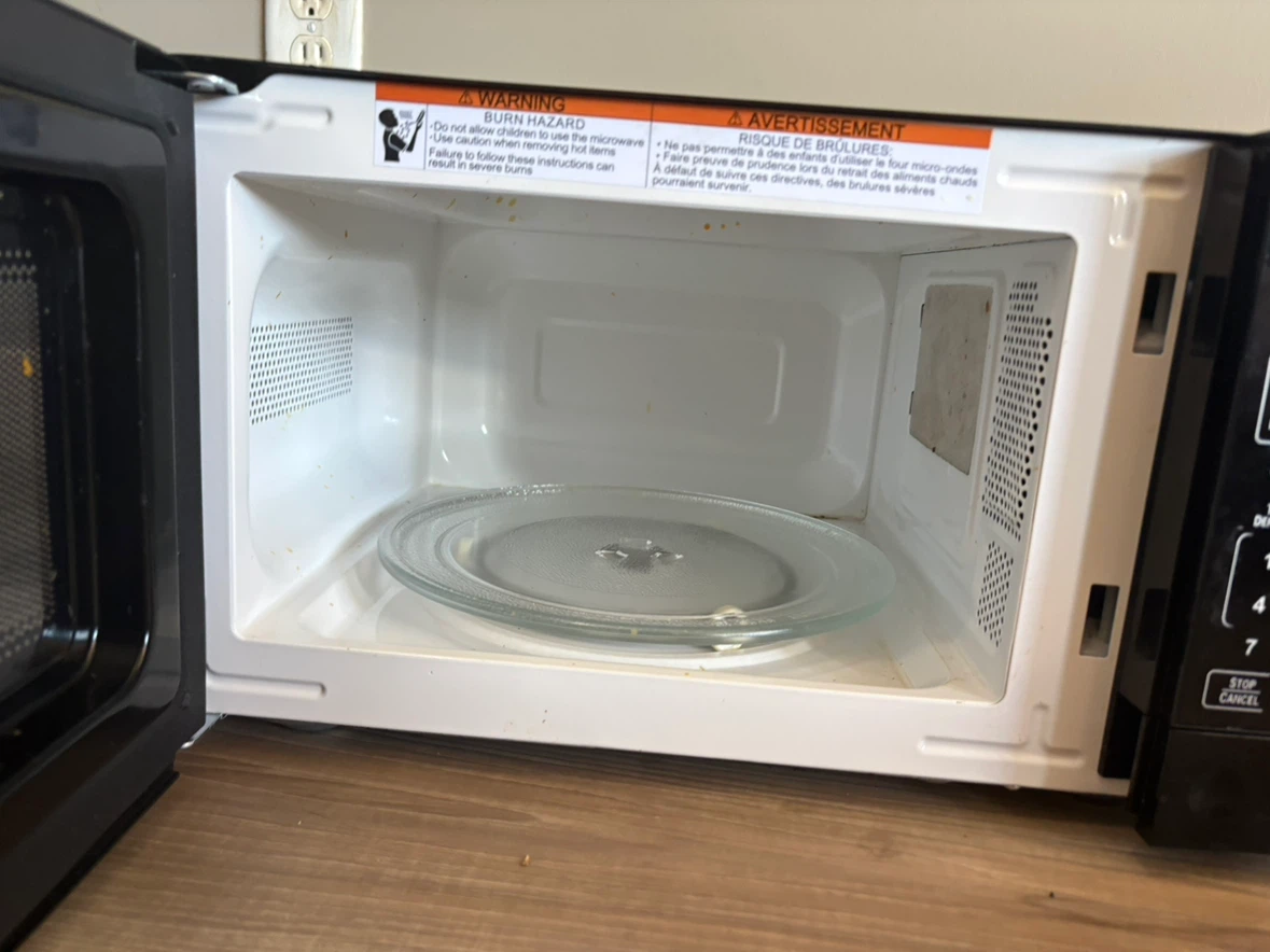 Hamilton Beach Microwave HBCMV207BK-L2 - photo 2