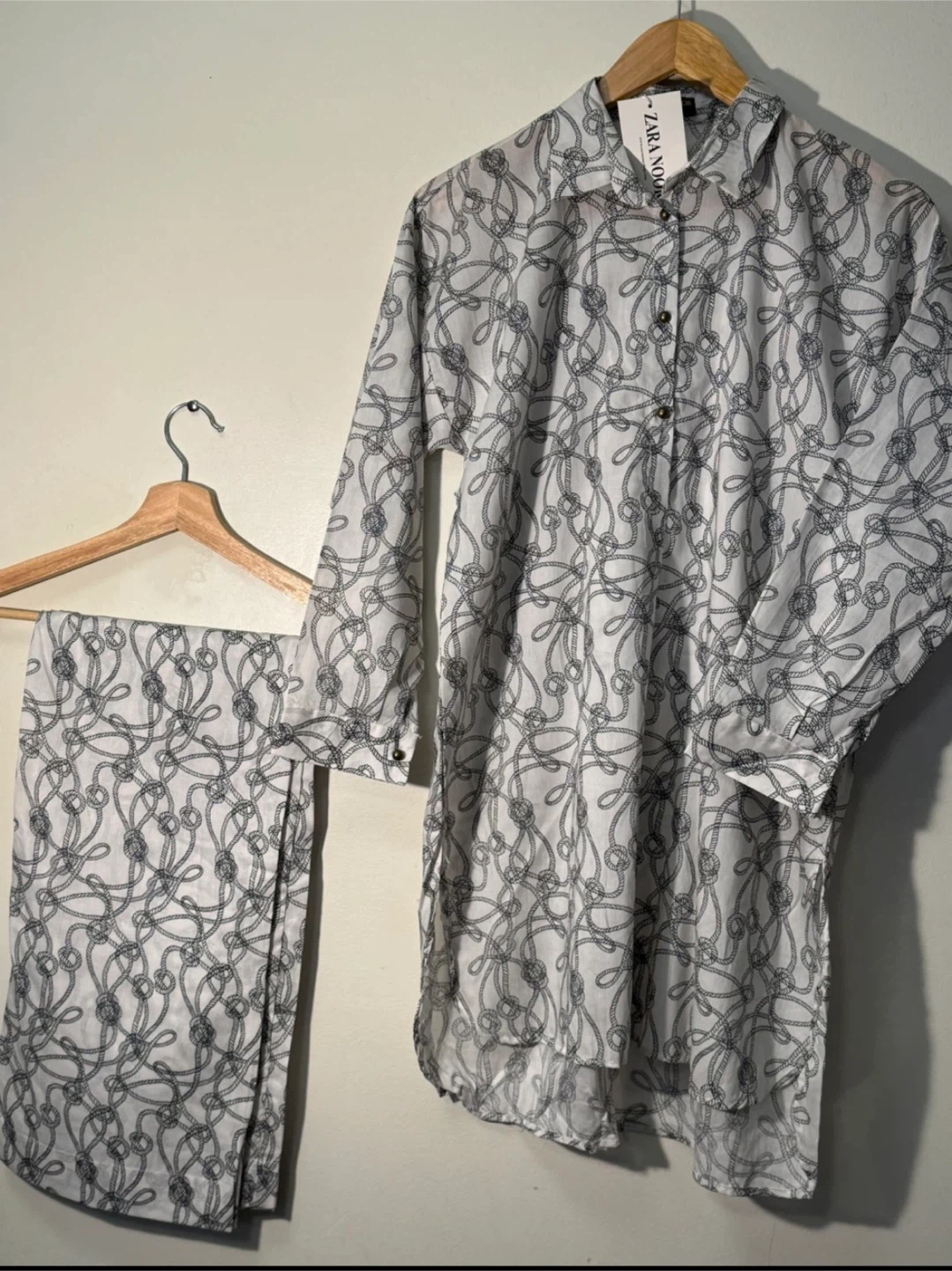 Zara Noor Printed Shirt & Trouser Set - Size large - photo 2
