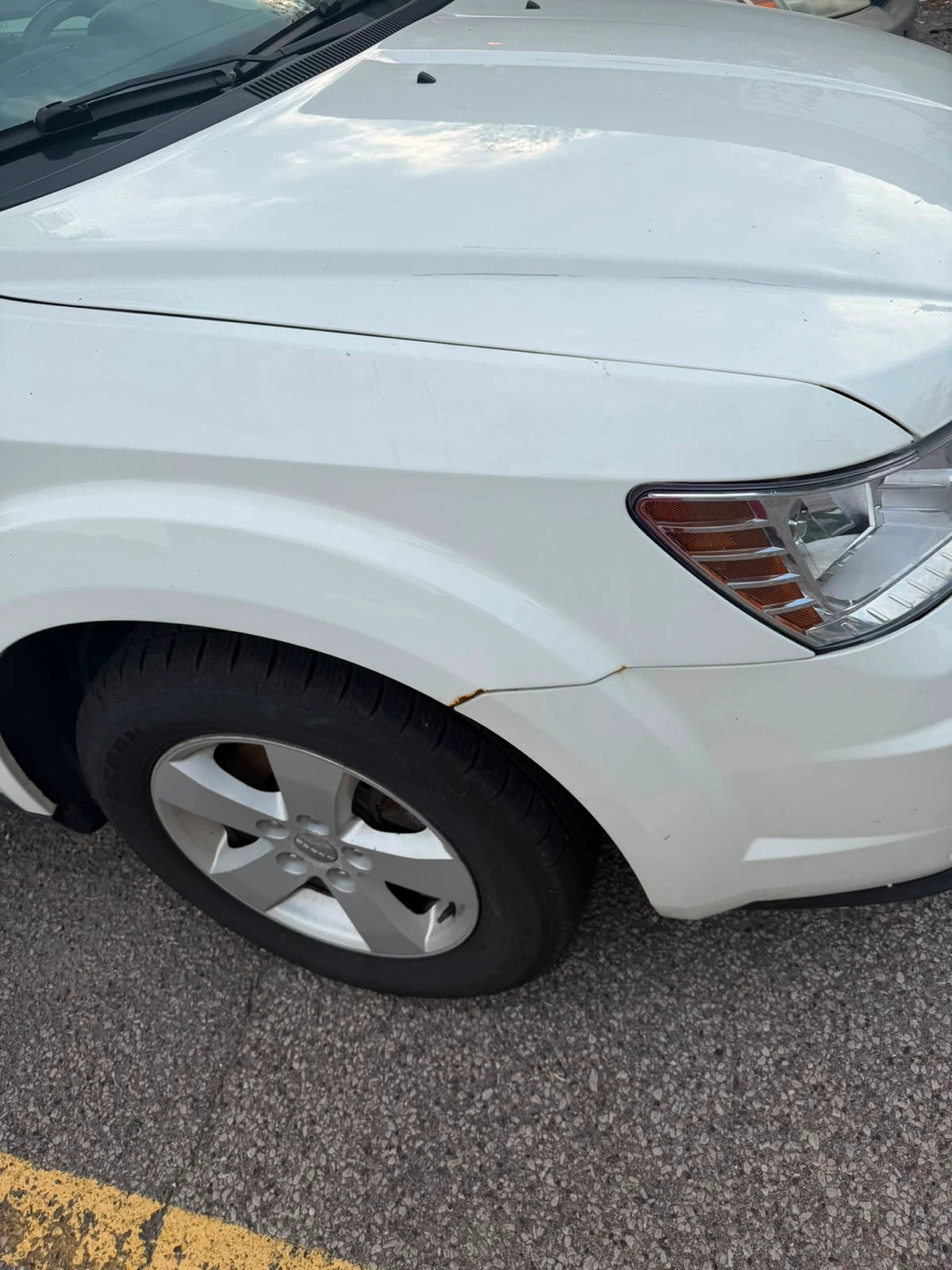 White Dodge Journey SUV - photo 3