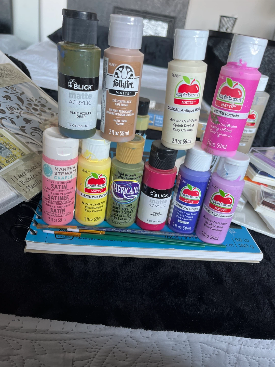 ART SUPPLIES - photo 2