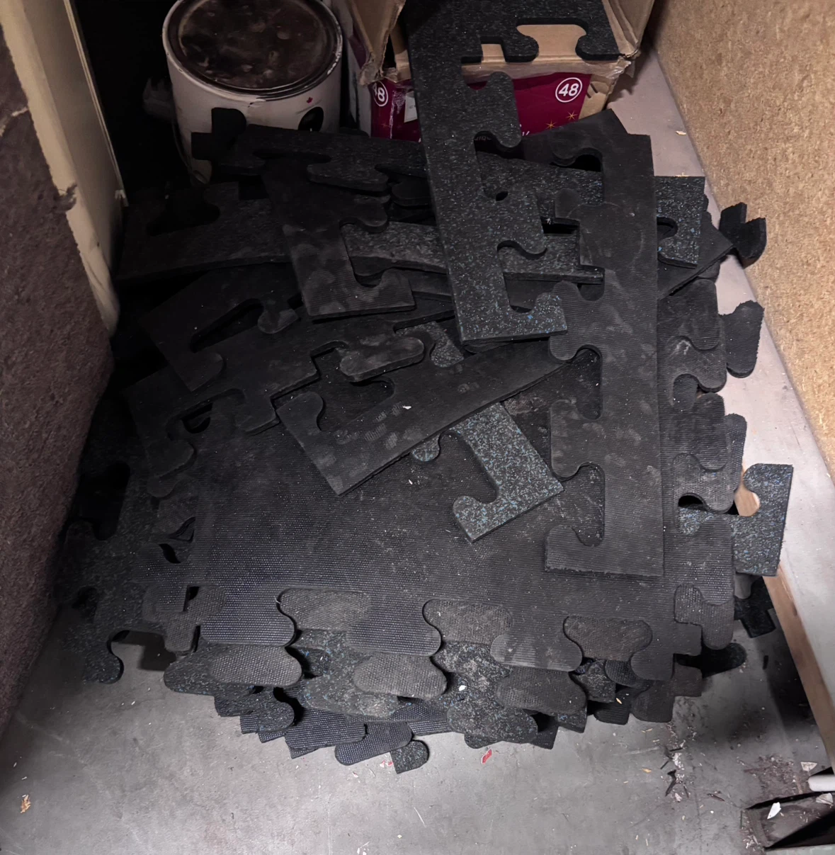 21 heavy duty Interlocking rubber gym floor tiles - photo 3