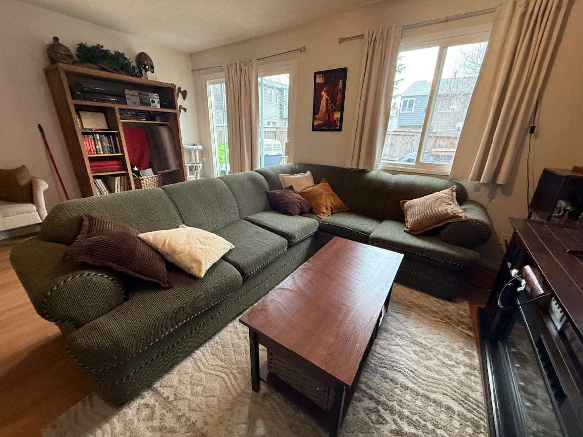 Green Sectional Couch/Pullout