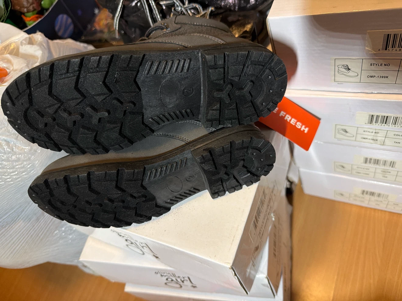 Boys  Winter Boots size 2 and 4 - photo 4