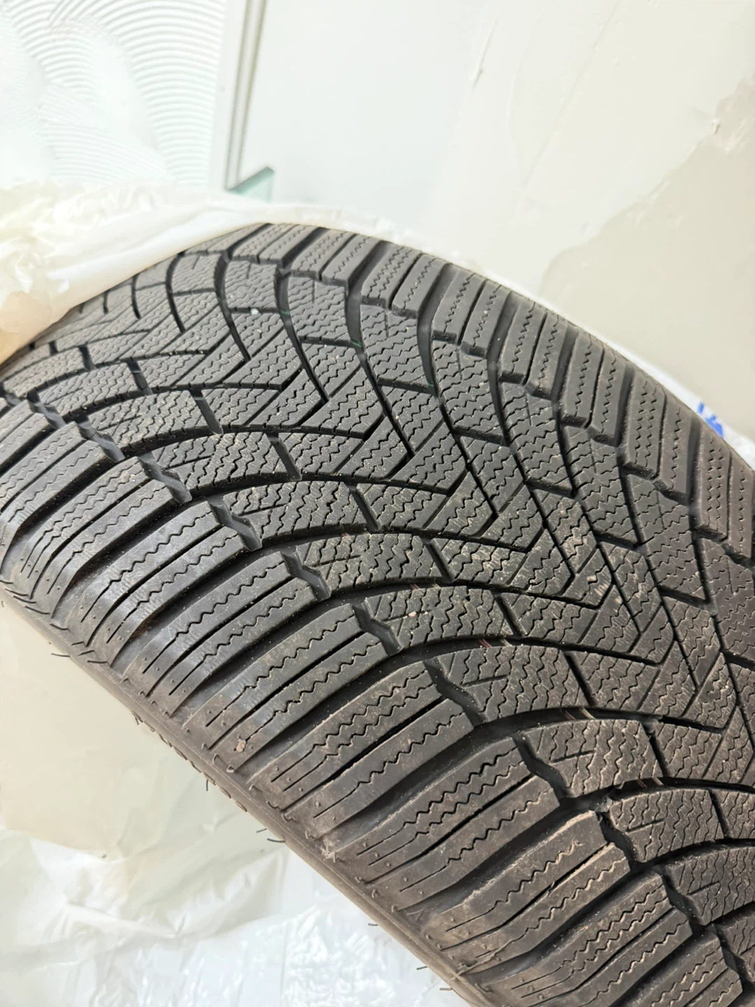 Michelin Icecruiser Winter Tire 235/40R18