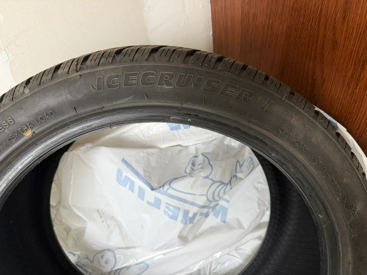 Michelin Icecruiser Winter Tire 235/40R18 - photo 2