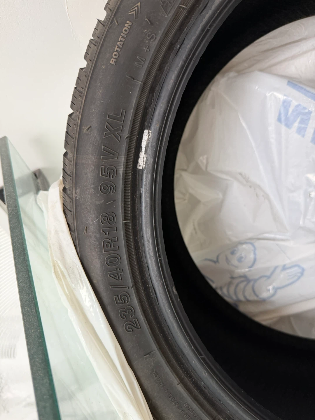Michelin Icecruiser Winter Tire 235/40R18 - photo 3