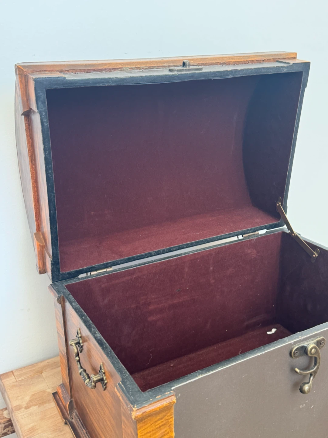Decorative Storage Chest - photo 3