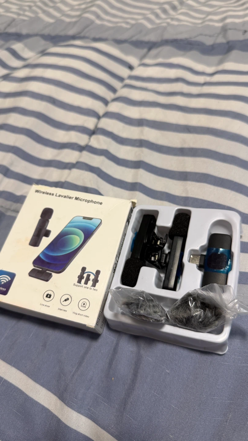 Wireless Lavalier Microphone Set