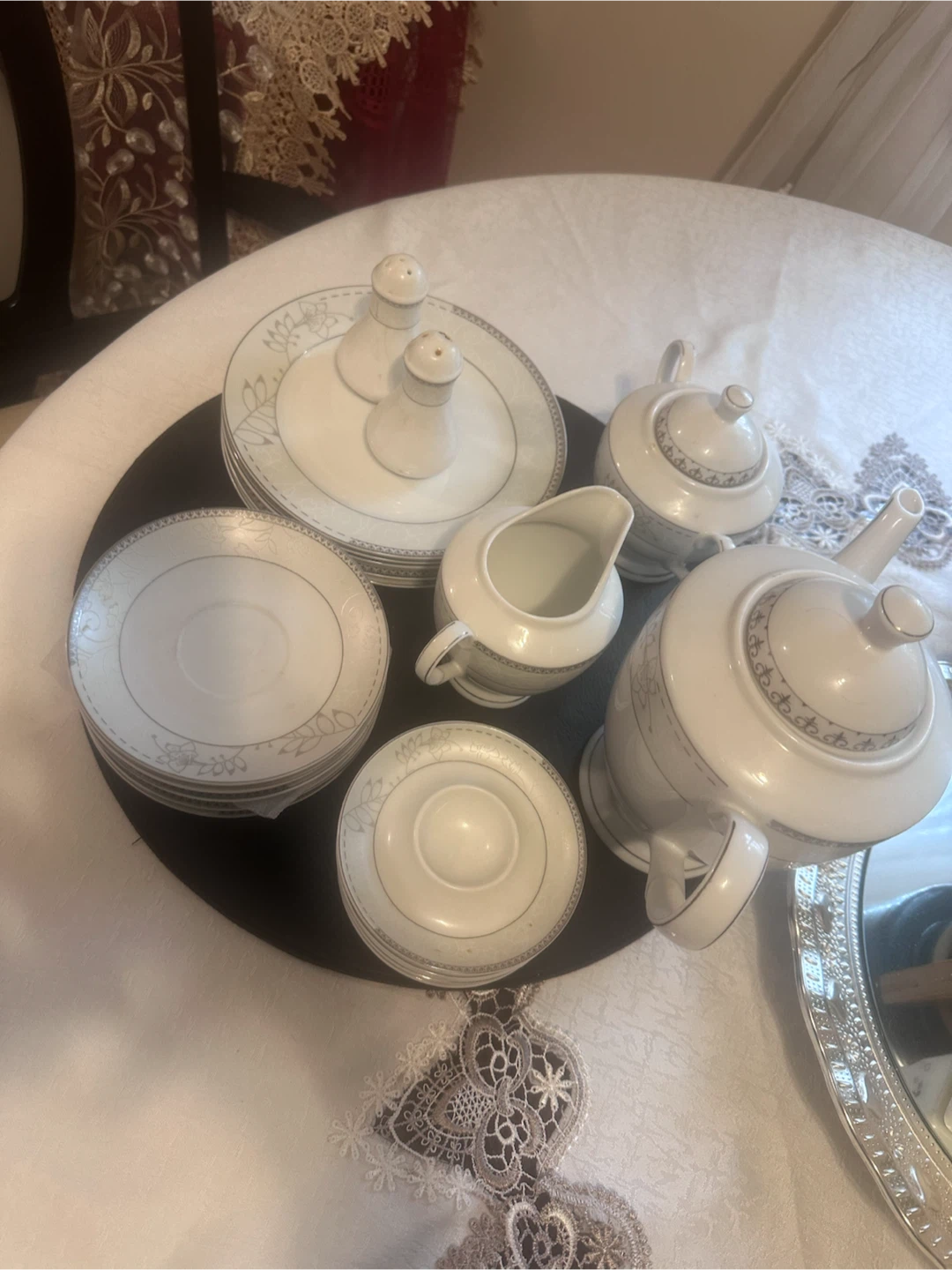 White Porcela Tea Set with Delicate Pattern - photo 2