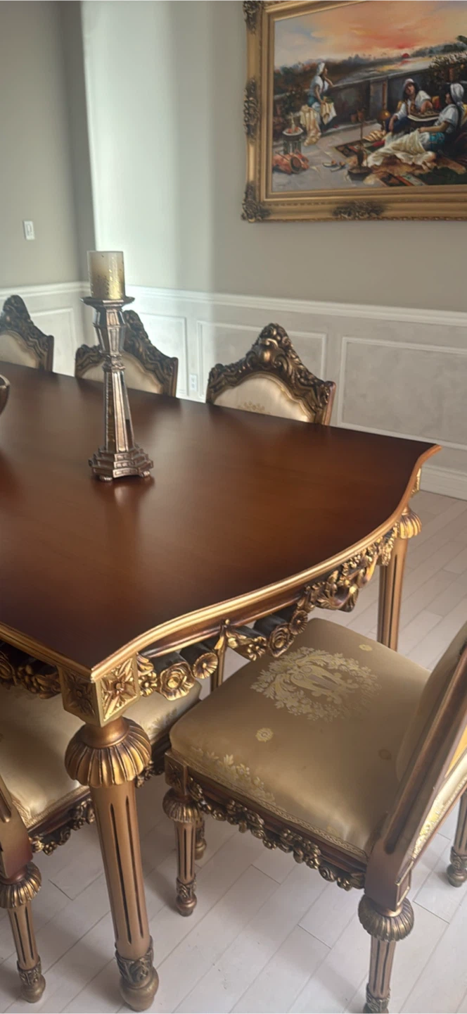 Italian design 9 pieces Ornate Dining Table and Chairs Set