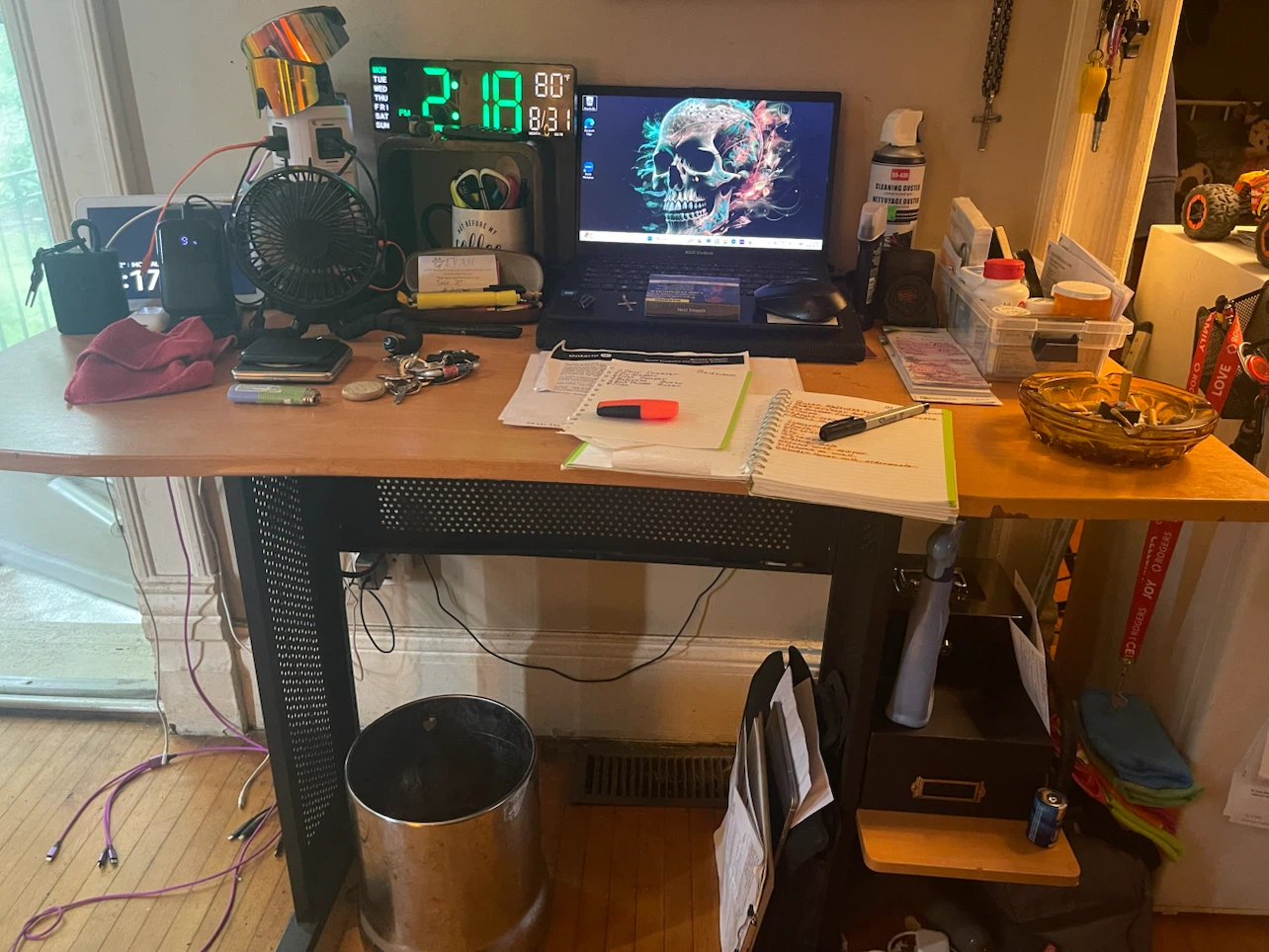 Computer desk