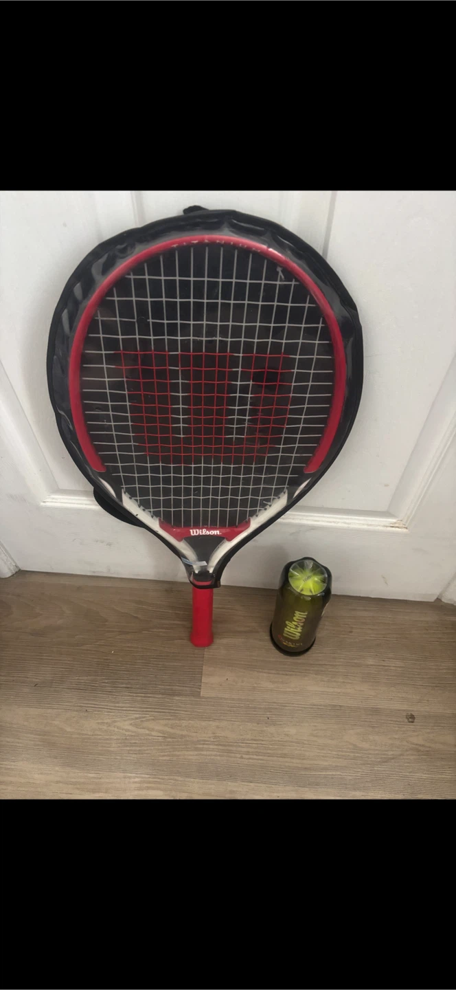 NWOT Wilson Federer Tennis Racquet with Balls and Cover
