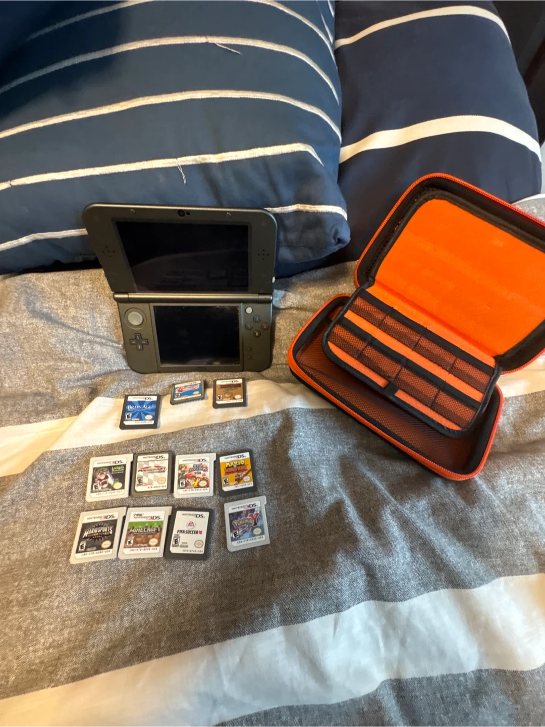 Nintendo 3DS Console with 10 Games and Case
