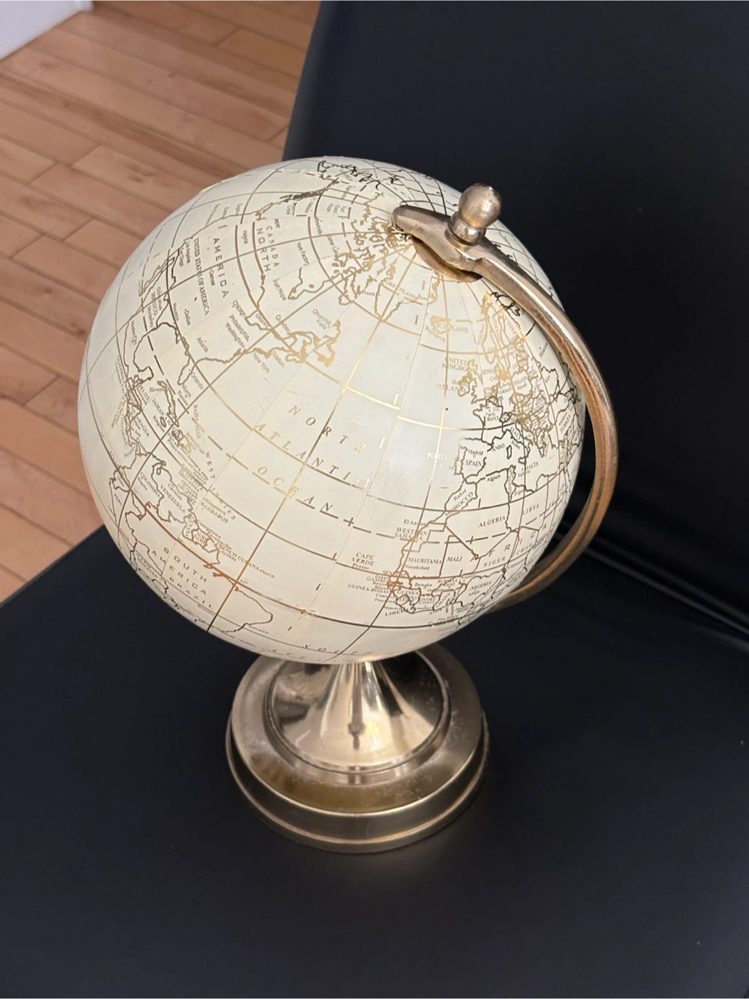Vintage-Inspired Ivory & Brass Decorative World Globe - photo 4