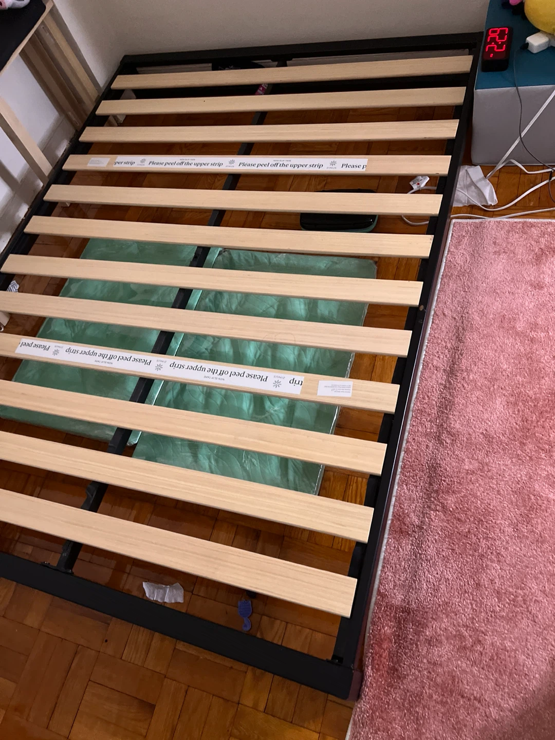 Metal Bed Frame with Wooden Slats - photo 3