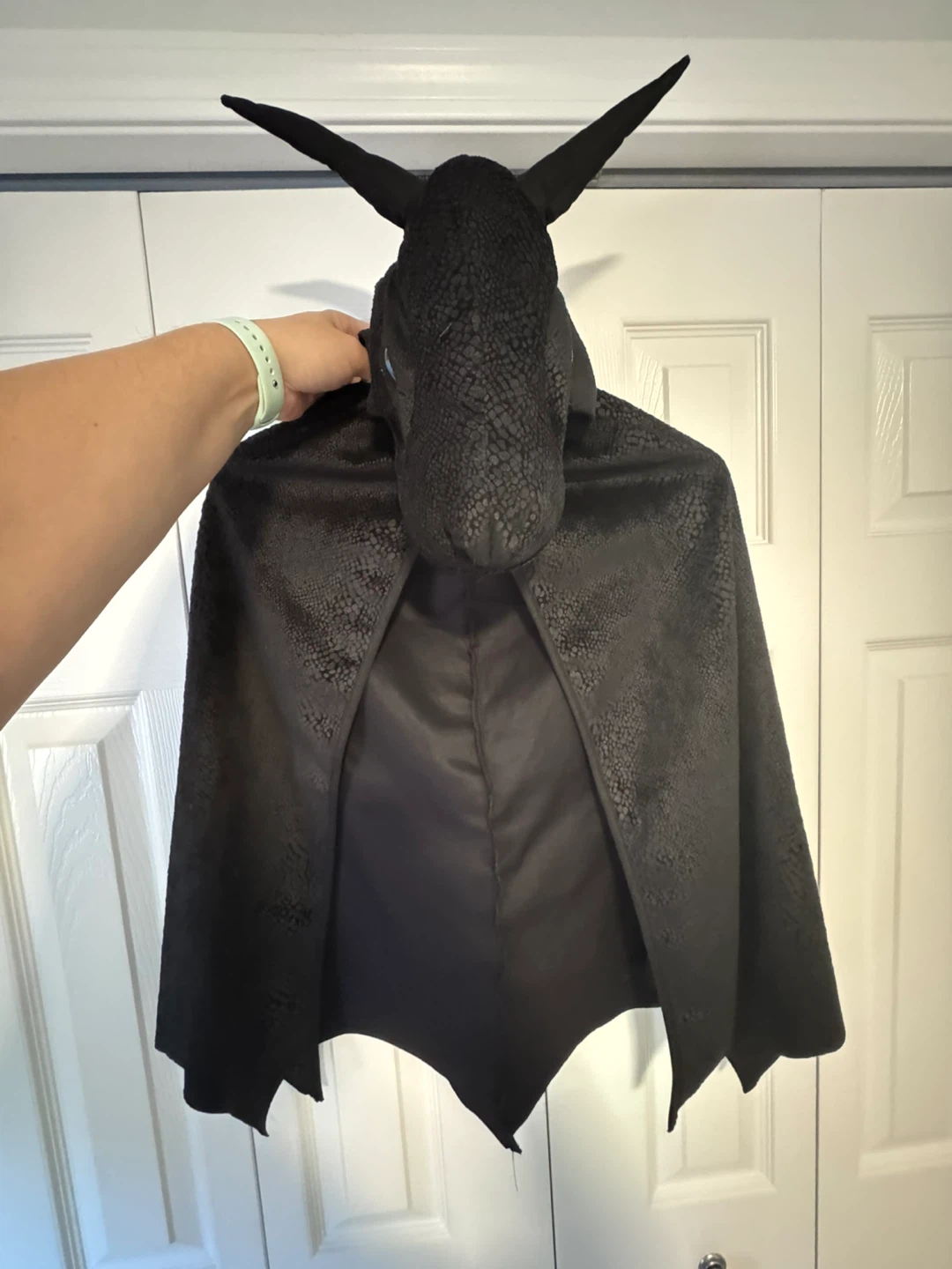 Great Pretenders Black Dragon Costume Cape - Size 7-8 - photo 2
