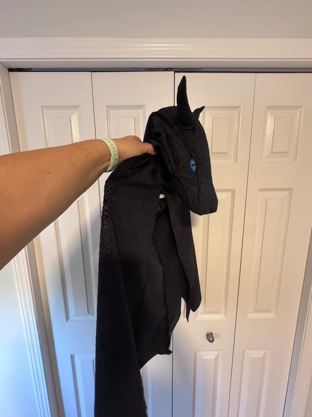 Great Pretenders Black Dragon Costume Cape - Size 7-8 - photo 3