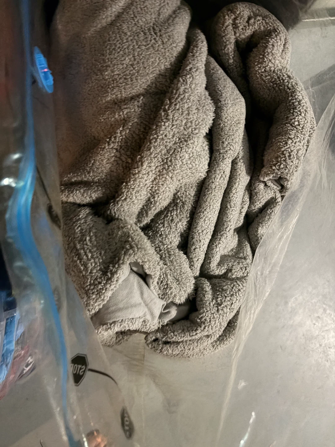 Assorted Blankets - photo 4