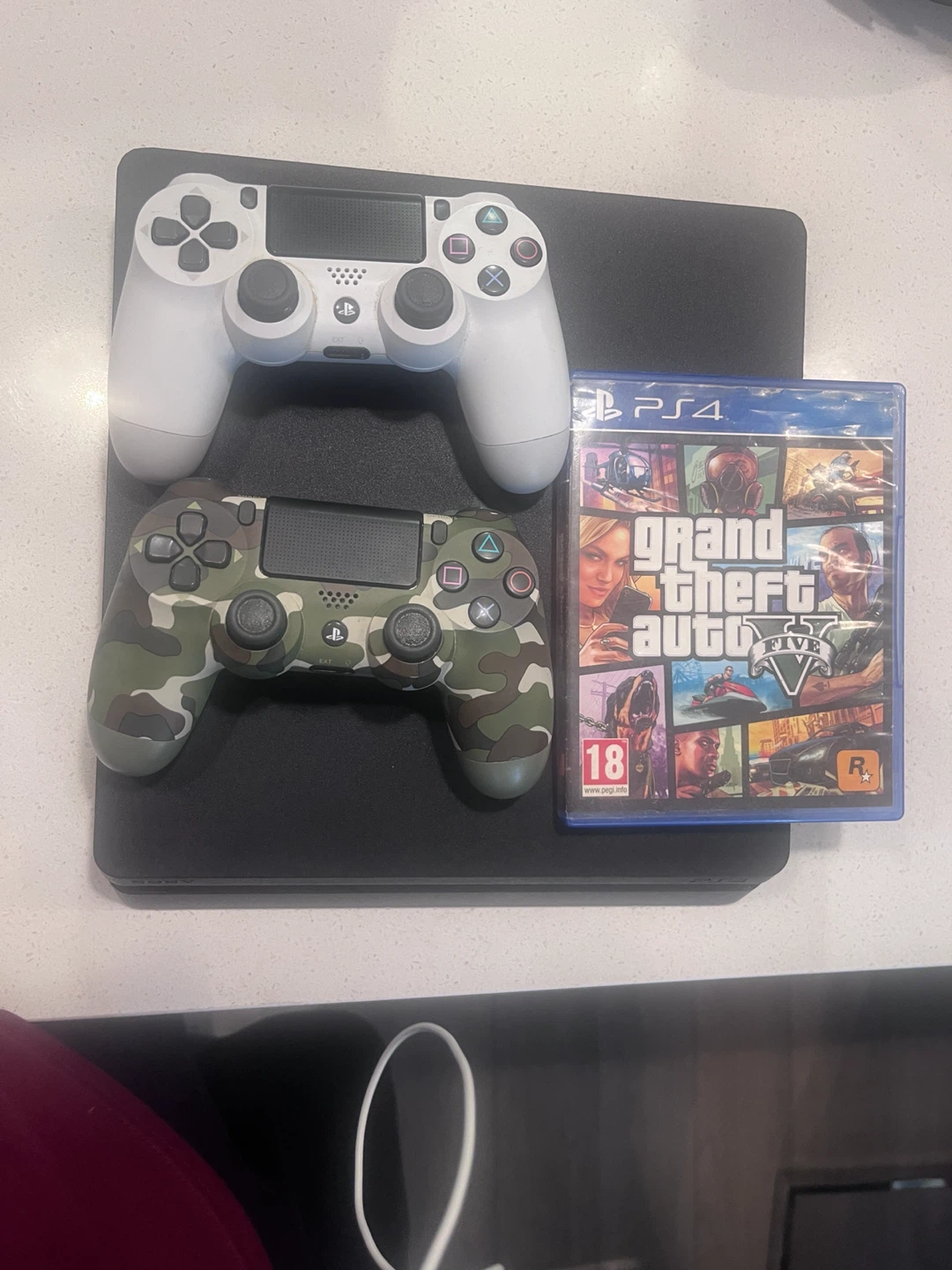 PlayStation 4 Console with 2 Controllers and GTA V - photo 2