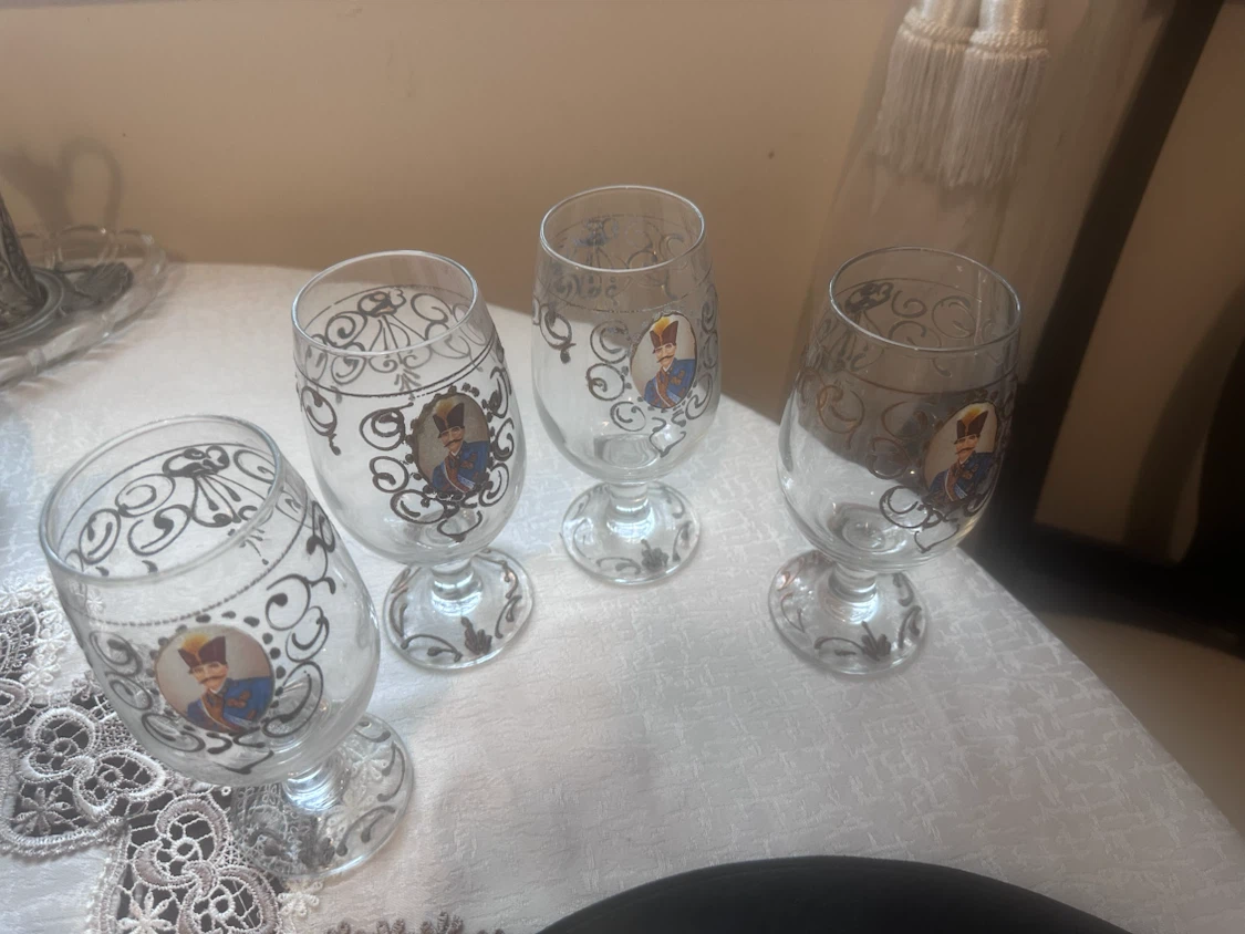 Set of 4 Decorative Wine Glasses - photo 2