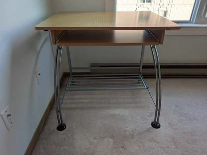 Computer Desk with Pull-Out Keyboard Tray