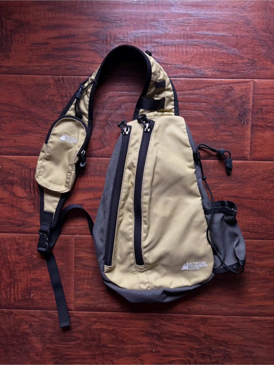 Vintage MEC Mountain Equipment Coop crossbody sling bag