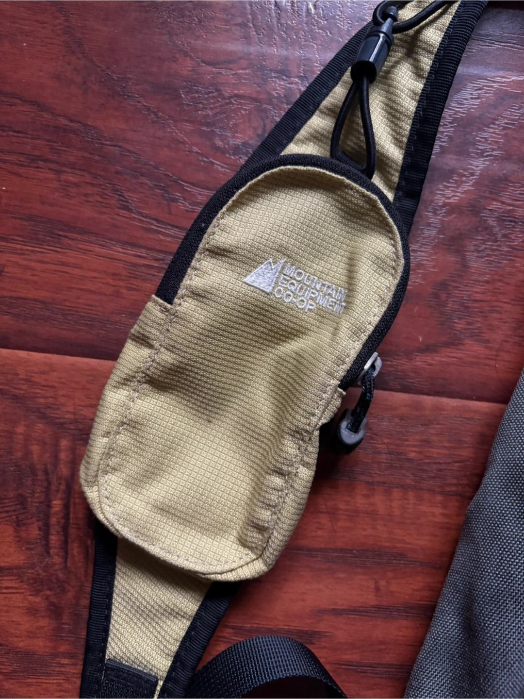 Vintage MEC Mountain Equipment Coop crossbody sling bag - photo 3