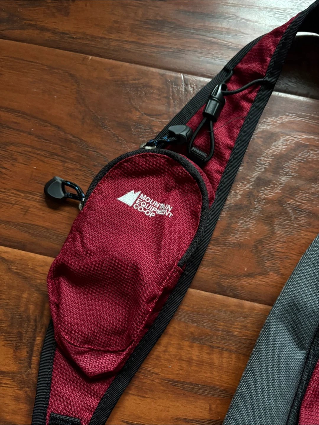 Vintage MEC Mountain Equipment Coop crossbody sling bag - photo 3