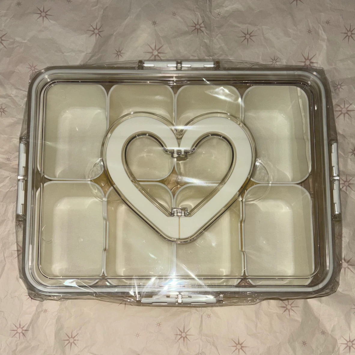 Brand New 8-Compartment Snack Box (Heart Handle)