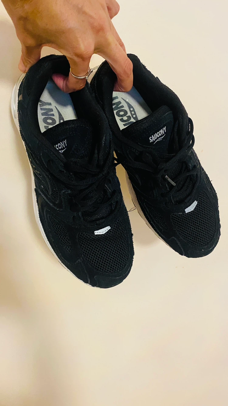Ladies saucony size 10
