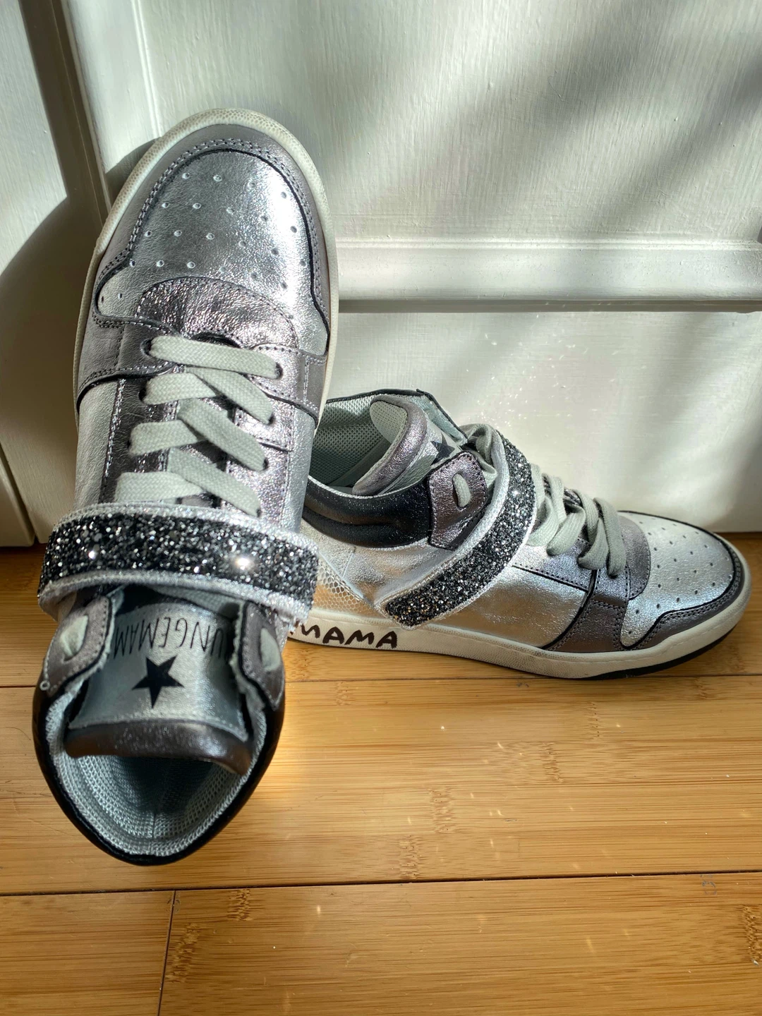 BRAND NEW STUNNING LEATHER Silver Sneakers from France - photo 3