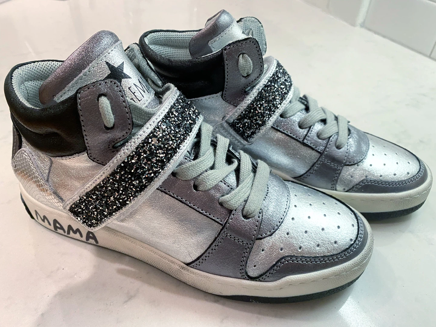BRAND NEW STUNNING LEATHER Silver Sneakers from France - photo 5