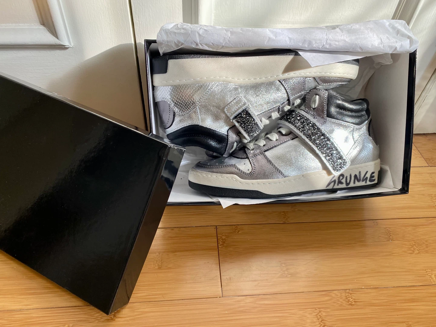 BRAND NEW STUNNING LEATHER Silver Sneakers from France - photo 2