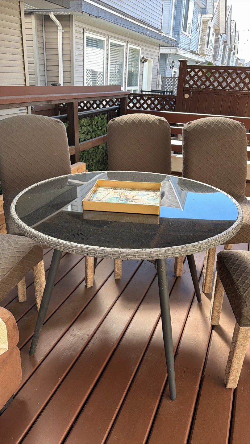 Round Glass Top Patio Table