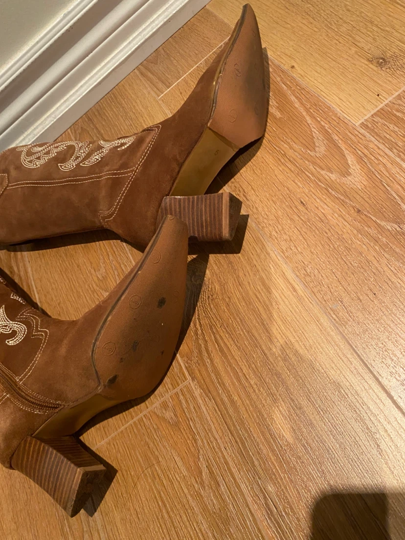 Brown Suede Cowboy Boots Size 6 - photo 4
