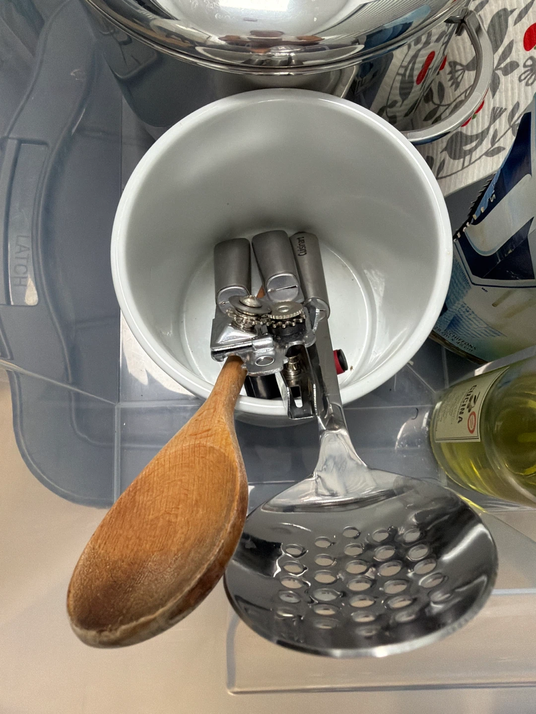 Box of kitchen items - photo 2