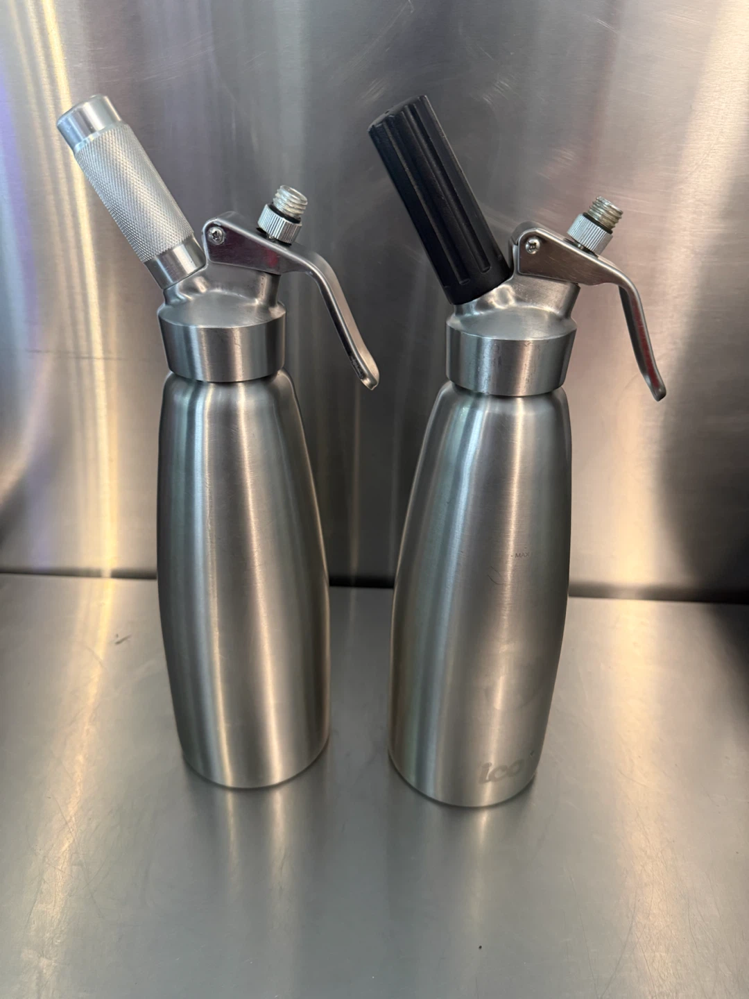 Whipped cream dispensers and Cream Chargers 300pk