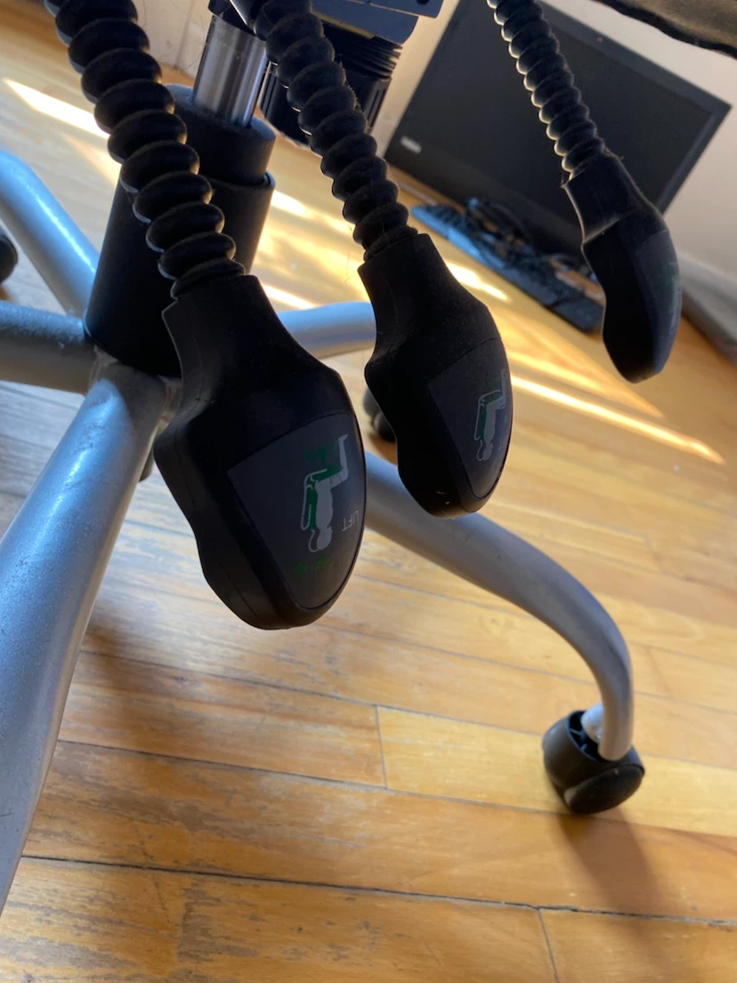 Ergonomic High-Back Office Chair – Adjustable Controls - photo 2